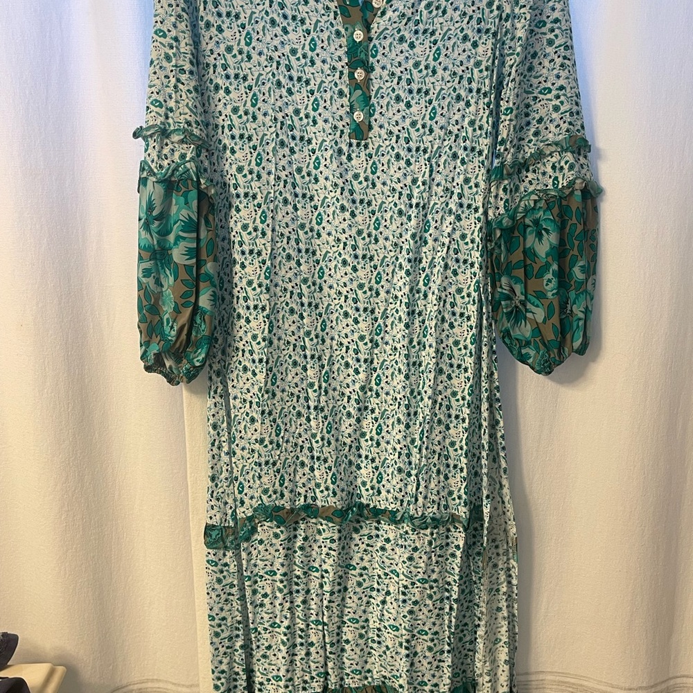 Chic Long Sleeve Floral Dress in Green and White